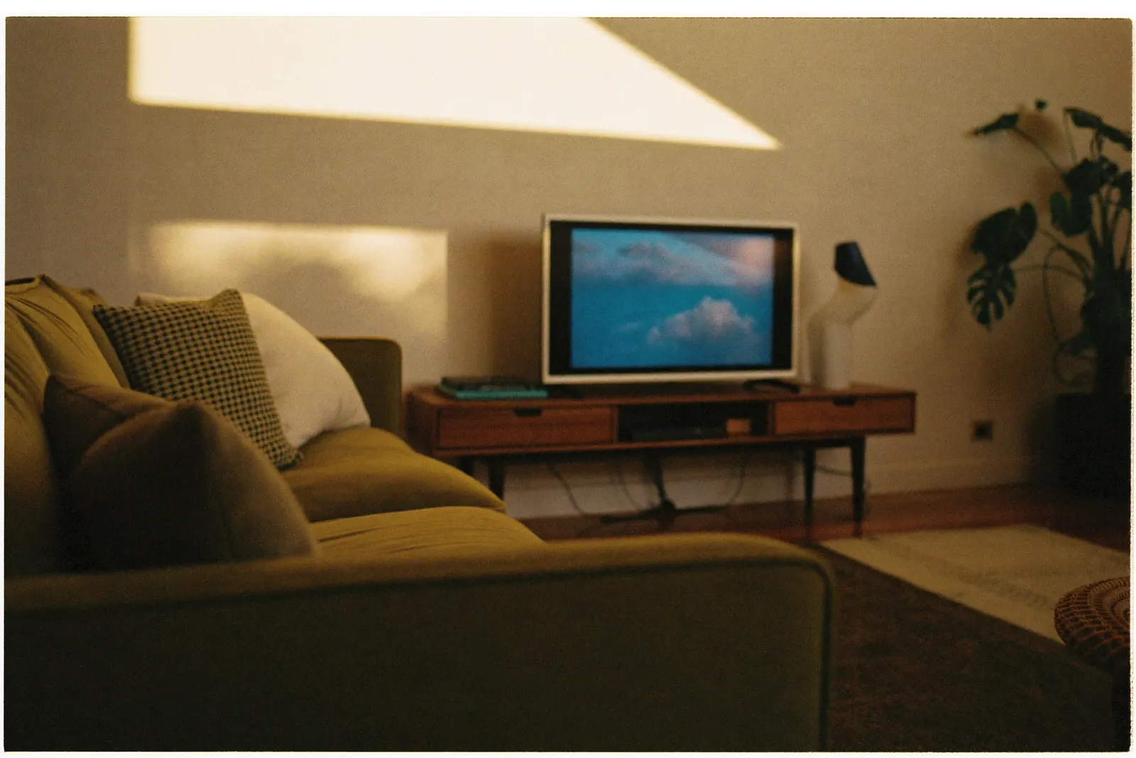 Lounge buying guides for Australian homes